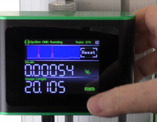 Epsilon ONE 非接触高精度伸び計1